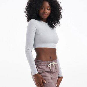 Vuori Longsleeve Lux Crop Tee - L Light Grey/Silver